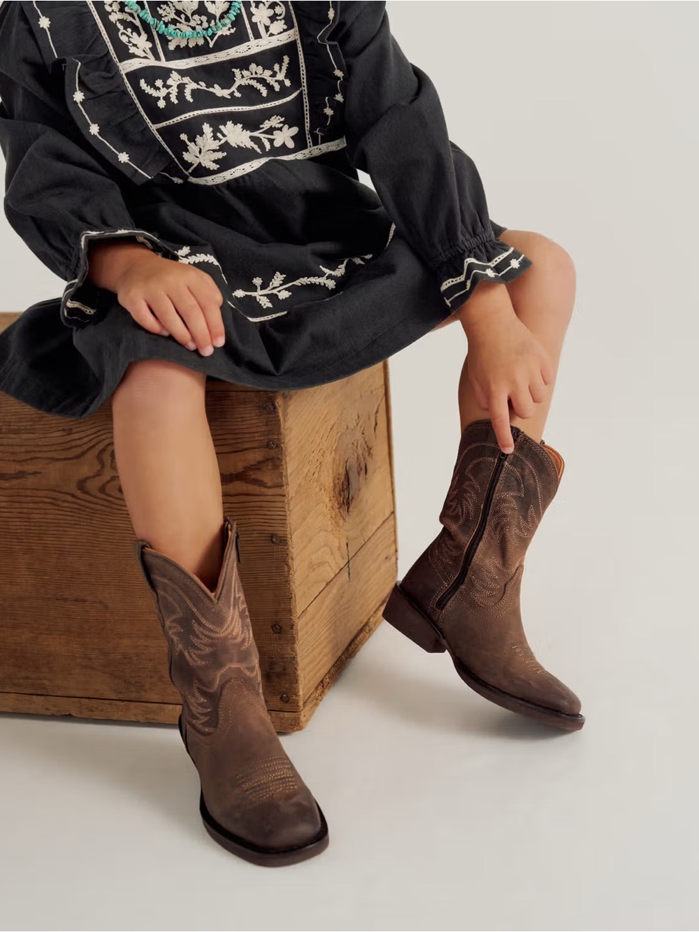 Tecovas The Annie Toddler
Cafe Goat / 7C / Girls Brown Embroidered Western Boots